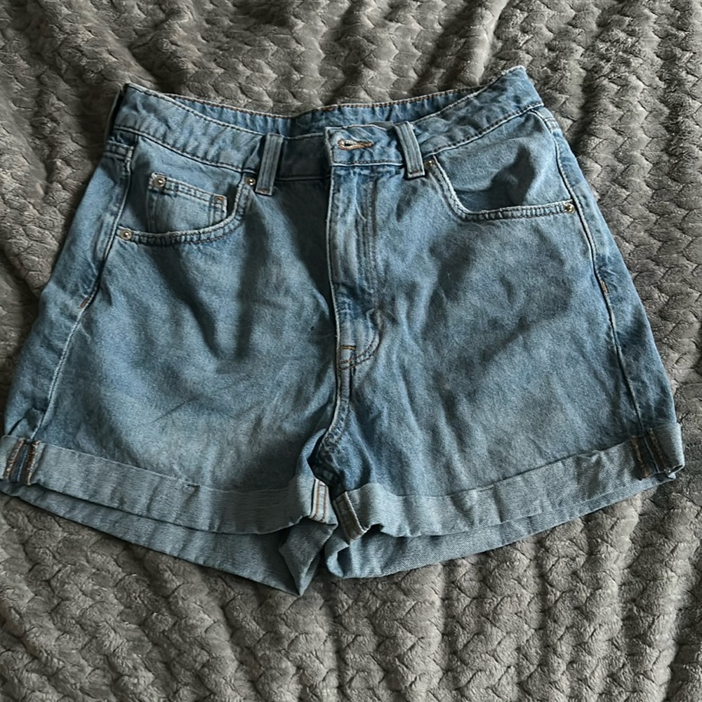 Light washed denim shorts size 4